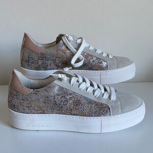 P448 Women's Suede Sneakers Size 7 US NWOT Metallic Abstract Print White Blush